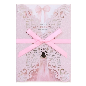 Pochette d'invitation Quinceañera pailletée rose découpée au laser avec ruban