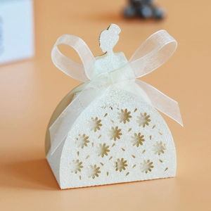 Boîte à Bonbons Pailletée Fleurs Creuses Silhouette Robe Découpée au Laser Avec Nœud pour Mariage et Fête
