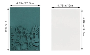 Vue détaillée de l'invitation florale découpée au laser avec carte blanche et dimensions