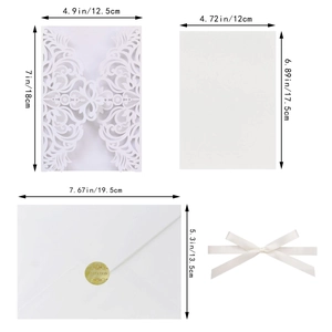 Vue détaillée du kit d'invitation de mariage ivoire découpé au laser avec dimensions