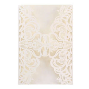 Élégante pochette d'invitation de mariage crème découpée au laser avec dentelle florale