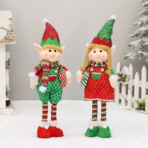 Bezaubernde Weihnachts-Elfenpuppen aus Stoff mit festlichen Karomustern und Paillettenhüten