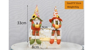 Detailed view of fall gnomes with sunflowers and pumpkins, size 8x9x33cm and 92g weight