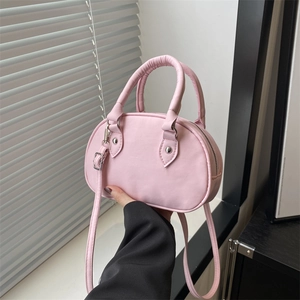 Sac à Épaule PU Femme Urbain Minimaliste Sac à Main Bowling Mode Avec Pendentif Monstre en Peluche Couleur Unie Petit