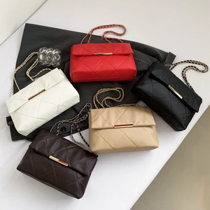 Chic quilted chain shoulder bags in five colors with golden metal clasp and leather strap