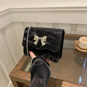 Fashion Women Pleated PU Leather Shoulder Bag Metallic Bow Knot Chain Crossbody Bag Elegant Wavy Edge Small Square Handbag