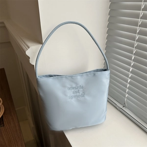 Borsa a Spalla in Nylon con Lettere Ricamate Grande Capacità Borsa Sottobraccio Casual con Fibbia Magnetica da Donna