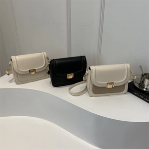 Sacs bandoulière carrés minimalistes en noir et beige avec fermoirs dorés chic