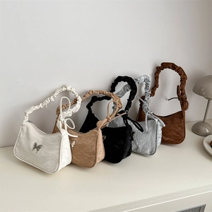 Elegante borsa hobo a pieghe con farfalla in metallo in cinque colori raffinati