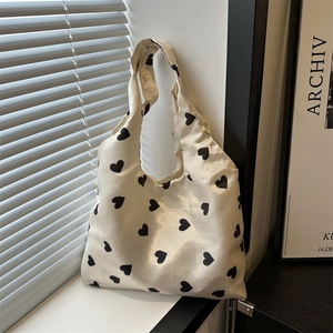 Sac Fourre-tout en Nylon Mode pour Femmes Imprimé Cœur Broderie Florale Sac à Bandoulière Doux Décontracté Grande Capacité Sac de Banlieue