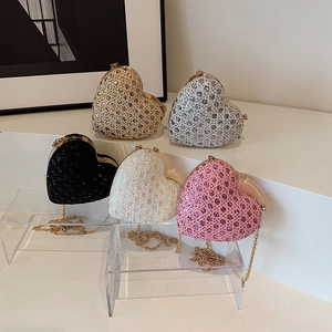 Fashionable heart-shaped rhinestone evening bags in five colors with metal chain straps