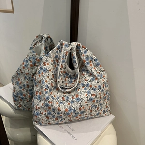 Sac Cabas en Toile de Grande Capacité pour Femmes Imprimé Floral Papillon Sac à Épaule Décontracté Sac à Main Mode