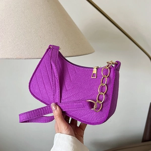 Women Felt Chevron Stitched Shoulder Bag Fashion Underarm Bag With Gold Metal Chain Simple Casual Small Square Bag For Daily