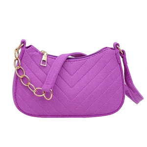 Chic purple felt shoulder bag with V-shaped quilting and gold metal chain strap detail