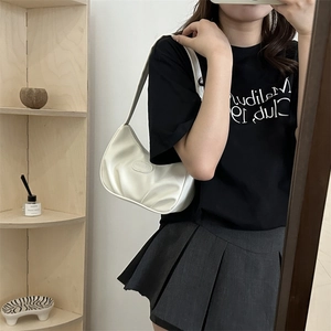Minimalist white pleated underarm bag in PU leather for summer casual fashion