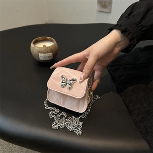 Mini Sac Bandoulière Papillon Tendance Cuir PU Texture Marbre Chaîne Crossbody Petit Sac Carré Femme Cadeau Fête Quotidien