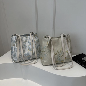 New Chinese style embroidered tote bag with elegant butterfly and leaf patterns