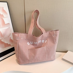 Sac Cabas en Toile Rayée Grande Capacité pour Femmes Impression de Lettres Été Réversible Sac à Épaule Tendance Navetteur