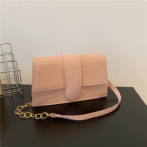 Petit Sac à Épaule Carré Minimaliste en Cuir PU Gaufré Géométrique pour Femme Sac à Main à Rabat avec Chaîne Métallique