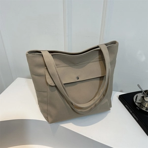 Sac Fourre-tout en Nylon Minimaliste pour Femmes Grande Capacité Couleur Unie Sac à Bandoulière Avec Poche à Rabat Avant Quotidien