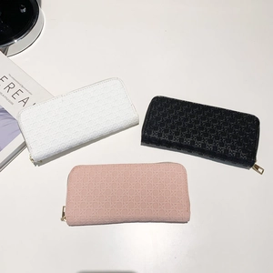 Three-color woven long wallets with gold zippers in white, black, and soft pink