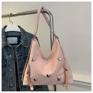 Sac fourre-tout en velours rose avec papillons en métal argenté et sangle réglable