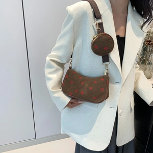 Borsa tote in velluto a coste marrone con stampa di fragole e mini pochette coordinata