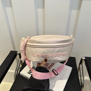 Sac à Épaule en Cuir PU pour Femmes Forme de Dumpling Sac à Bandoulière Brodé de Lettres Sac Sous-Aisselle Décontracté
