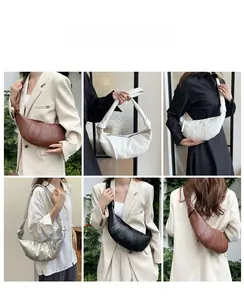 Collage aus Croissant-Taschen aus Leder in Braun, Weiß, Schwarz und Silber an Models