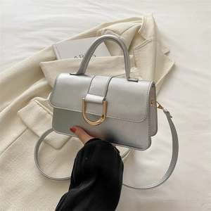 Petit Sac Carré en Cuir PU Vintage pour Femmes Sac à Épaule Minimaliste Avec Boucle en Métal Doré Sac à Main Rétro
