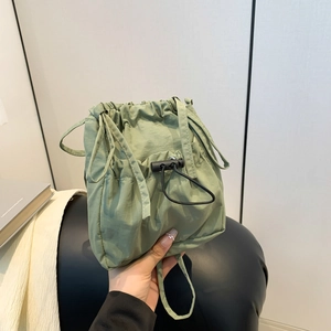 Sac Seau en Nylon à Cordon de Serrage pour Femmes Mode Style Coréen Couleur Unie Sac à Bandoulière Décontracté Sac Quotidien Léger
