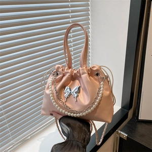 Sac à Bandoulière Tendance pour Femme Plissé avec Cordon de Serrage Papillon en Métal et Chaîne de Künstliche Perles Sac à Main Mode