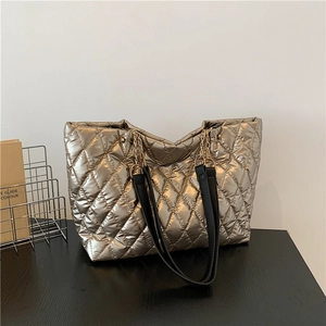 Women Large Capacity Metallic PU Leather Quilted Diamond Pattern Tote Bag Fashion Commuting Chain Strap Shoulder Handbag