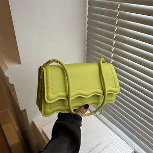 Fashion Scalloped Edge PU Leather Shoulder Bag For Women Modern Solid Color Flap Square Crossbody Bag Casual Underarm Bag