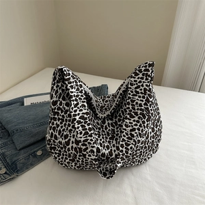 Grand Sac Fourre-Tout en Nylon Imprimé Léopard pour Femmes Sac à Épaule Hobo Décontracté Mode Minimaliste Urbaine