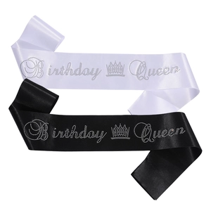 Lot d'écharpes Birthday Queen en satin avec strass en couleurs noir et blanc