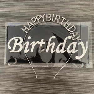 Set aus silbernem Happy Birthday Stirnband mit Strass und schwarzer Satin-Schärpe