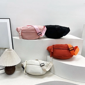 Sac de poitrine étanche en nylon pour femmes en quatre couleurs avec bandoulière large