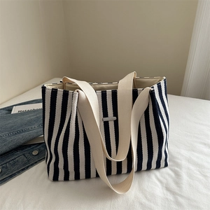 Sac Cabas en Toile à Rayures Rétro pour Femmes Grande Capacité Minimaliste Artistique Sac à Épaule Décontracté avec Étiquette Métallique