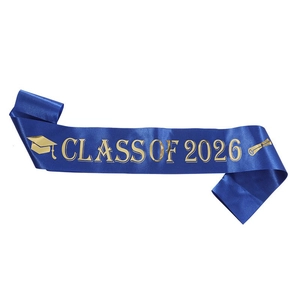 Écharpe de remise de diplôme 2026 en satin bleu avec lettrage doré et icônes diplôme