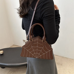 Borsa a mano in pelle PU marrone scuro con cuciture a ragnatela e tracolla regolabile