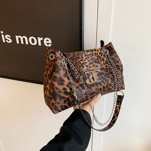 Leopard Print Shoulder Bag For Women Large Capacity Nylon Tote Bag With Metal T Buckle And Chain Fashion Handbag