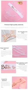 Dettaglio fascia sposa in oro rosa, velo in rete bianca e tiara in lega di metallo