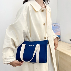 Grande borsa tote in tela blu navy con stampa fashion per il tempo libero e l'uso quotidiano