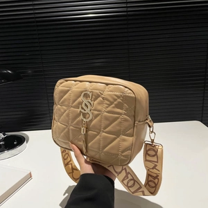 Women Quilted PU Leather Shoulder Bag Stylish Letter Tassel Crossbody Small Square Bag Fashion Daily Casual Commuting Bag