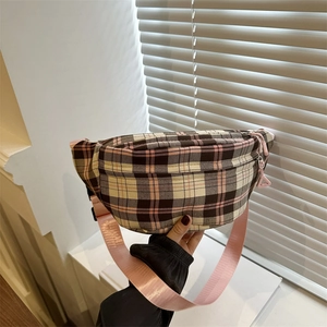 Sac de Poitrine à Carreaux en Nylon Décontracté Sac Banane pour Femmes Bandoulière Réglable Motif à Surpiqûres