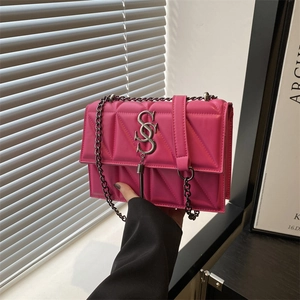 Women Fashion Geometric Quilted Shoulder Bag PU Leather Chain Crossbody Bag With Metal Logo Tassel Daily Commuting Purse