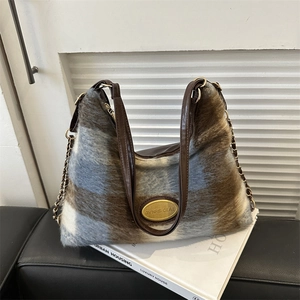 Borsa a Spalla in Peluche a Quadri Vintage per Donna Borsa Hobo in Pelliccia Sintetica con Catena Logo in Metallo Casual