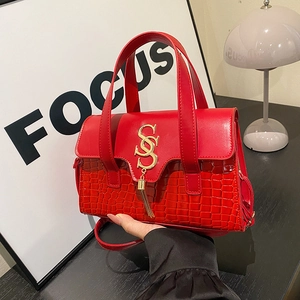 Elegant Women Patchwork PU Leather Handbag Crocodile Pattern Shoulder Bag With Tassel Gold Metal Buckle Crossbody Purse
