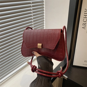 Women's Retro Crocodile Pattern PU Leather Underarm Bag Fashion Gold Metal Lock Knot Strap Square Shoulder Bag Commuter Purse